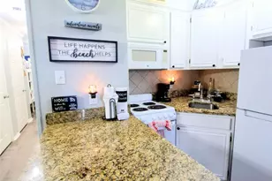 6102 Seawall Blvd, Galveston, TX 77551 - Photo 12