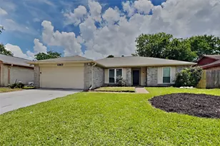 10107 King Ranch Ln, Sugar Land, TX 77498 - Photo 1
