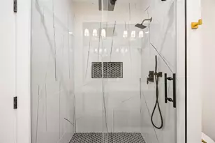 8013 Cora St, Houston, TX 77088 - Photo 16