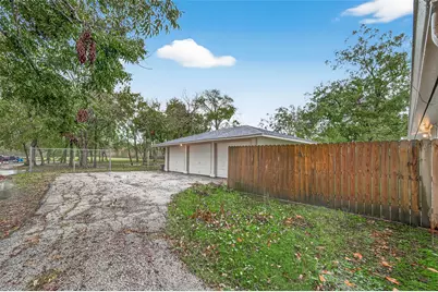 610 E Houston Street, Highlands, TX 77562 - Photo 50