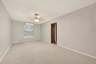 610 E Houston St, Highlands, TX 77562 - Photo 10