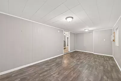610 E Houston Street, Highlands, TX 77562 - Photo 34