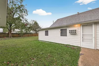 610 E Houston Street, Highlands, TX 77562 - Photo 46