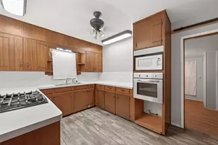 610 E Houston St, Highlands, TX 77562 - Photo 20