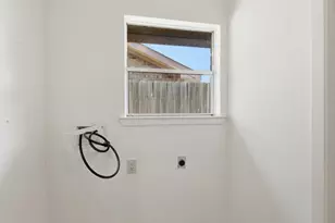 8611 Humphreys Dr, Houston, TX 77083 - Photo 26