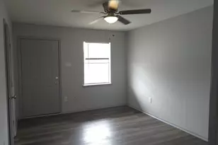 10209 Wiggins St, Houston, TX 77029 - Photo 2