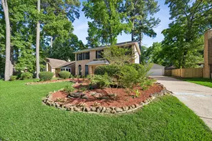 2710 Golden Leaf Dr, Houston, TX 77339 - Photo 2