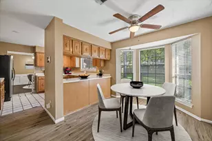 2710 Golden Leaf Dr, Houston, TX 77339 - Photo 10