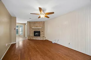 2710 Golden Leaf Dr, Houston, TX 77339 - Photo 6