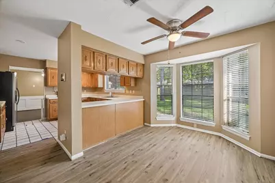 2710 Golden Leaf Drive, Houston, TX 77339 - Photo 8