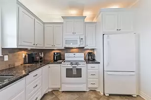 841 Buell, Crystal Beach, TX 77650 - Photo 16