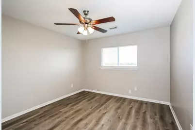 5415 Espuela Lane, Baytown, TX 77521 - Photo 16