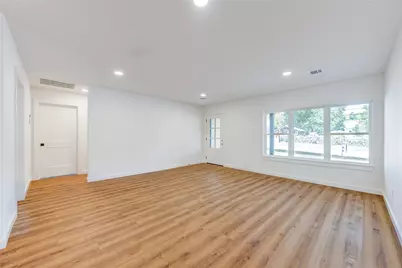 713 S Holland Street, Bellville, TX 77418 - Photo 16