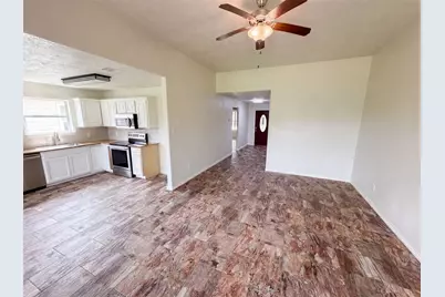 9002 Barracuda Drive, Texas City, TX 77591 - Photo 2