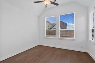 10102 Sonoran Vly Ct, Iowa Colony, TX 77583 - Photo 12
