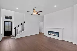10102 Sonoran Vly Ct, Iowa Colony, TX 77583 - Photo 4