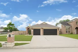 174 Horn Ct, Baytown, TX 77523 - Photo 1