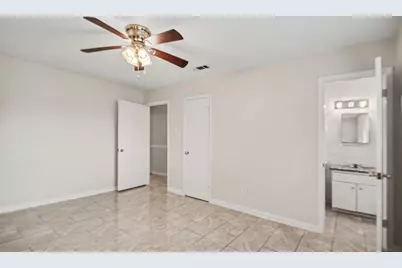 5726 Ettrick Drive, Houston, TX 77035 - Photo 10