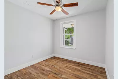 8714 Amblewood Drive, Houston, TX 77099 - Photo 18