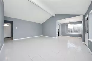 16607 Barcelona Dr, Friendswood, TX 77546 - Photo 4