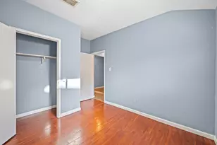 11059 Landsbury Cir, Houston, TX 77099 - Photo 8