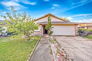 11059 Landsbury Cir, Houston, TX 77099 - Photo 1