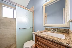 11059 Landsbury Cir, Houston, TX 77099 - Photo 6