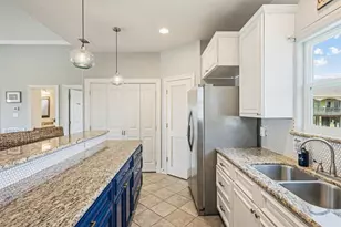 866 Townsend Dr, Crystal Beach, TX 77650 - Photo 14