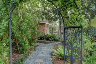 309 Westminster Dr, Houston, TX 77024 - Photo 46