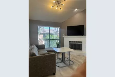 3130 Walnut Bend Ln Lane #424, Houston, TX 77042 - Photo 2