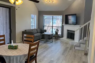 3130 Walnut Bend Ln Ln, Houston, TX 77042 - Photo 4