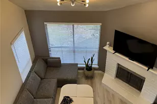 3130 Walnut Bend Ln Ln, Houston, TX 77042 - Photo 4