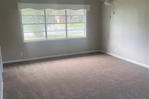 911 Roberts St, El Campo, TX 77437 - Photo 6