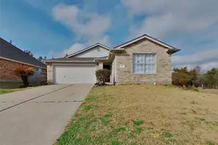 423 Lazy Ln, Montgomery, TX 77356 - Photo 1