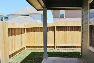 5482 Quail Cove Ln, Houston, TX 77053 - Photo 2