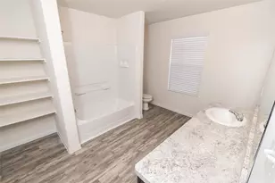 5482 Quail Cove Ln, Houston, TX 77053 - Photo 8