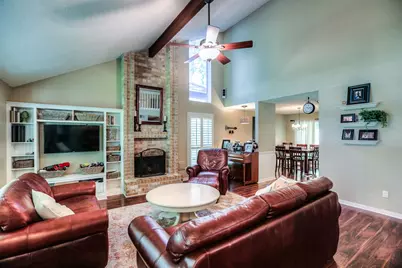 24 Edgewood Forest Court, The Woodlands, TX 77381 - Photo 6