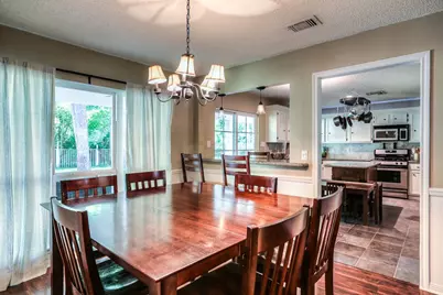 24 Edgewood Forest Court, The Woodlands, TX 77381 - Photo 10