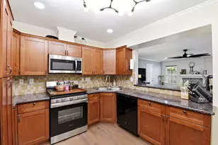 121 Tarpon Ave, Galveston, TX 77550 - Photo 6