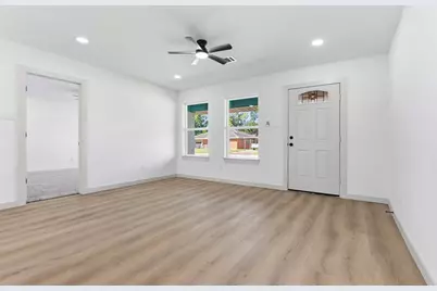 914 Gary Avenue, Pasadena, TX 77502 - Photo 8