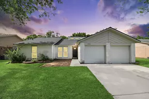 1104 N Heron Dr, Seabrook, TX 77586 - Photo 1