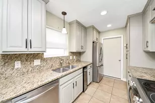 1104 N Heron Dr, Seabrook, TX 77586 - Photo 8