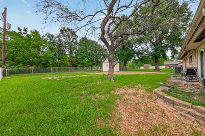 215 Crest Hill Drive, Conroe, TX 77301 - Photo 24