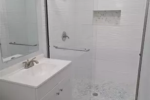 5737 Alvarado Dr, Houston, TX 77035 - Photo 14