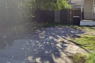 4817 Pinemont Dr, Houston, TX 77092 - Photo 10