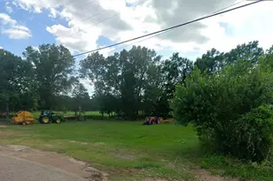 0010 4th St, Crockett, TX 75835 - Photo 1