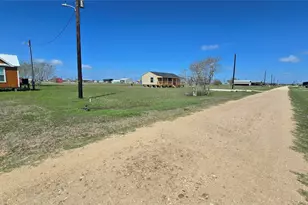 354 Haddock Dr, Palacios, TX 77465 - Photo 20