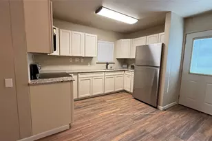 201 Hackberry Ln, Livingston, TX 77351 - Photo 8