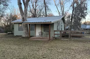 201 Hackberry Ln, Livingston, TX 77351 - Photo 2