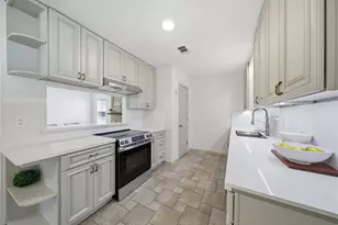 10423 Alcott Dr, Houston, TX 77043 - Photo 10